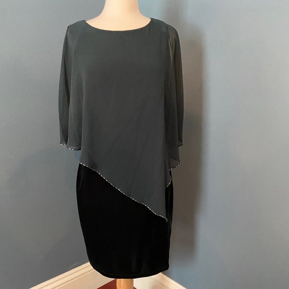 ✨Brand New✨ SLYN Velvet Green Dress Size 6 - Picture 2 of 5